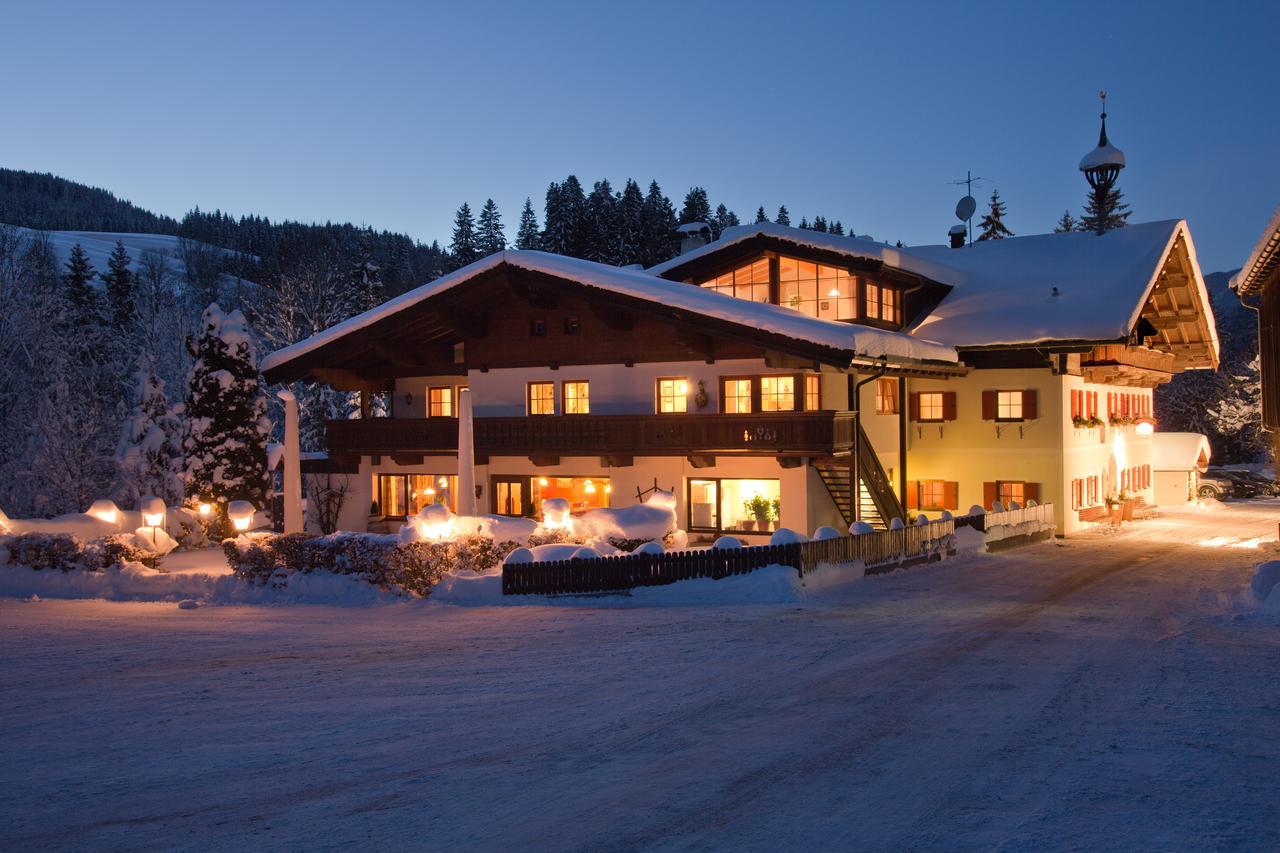 Gasthof Hotel Eiserne Hand Hochfilzen Exterior photo